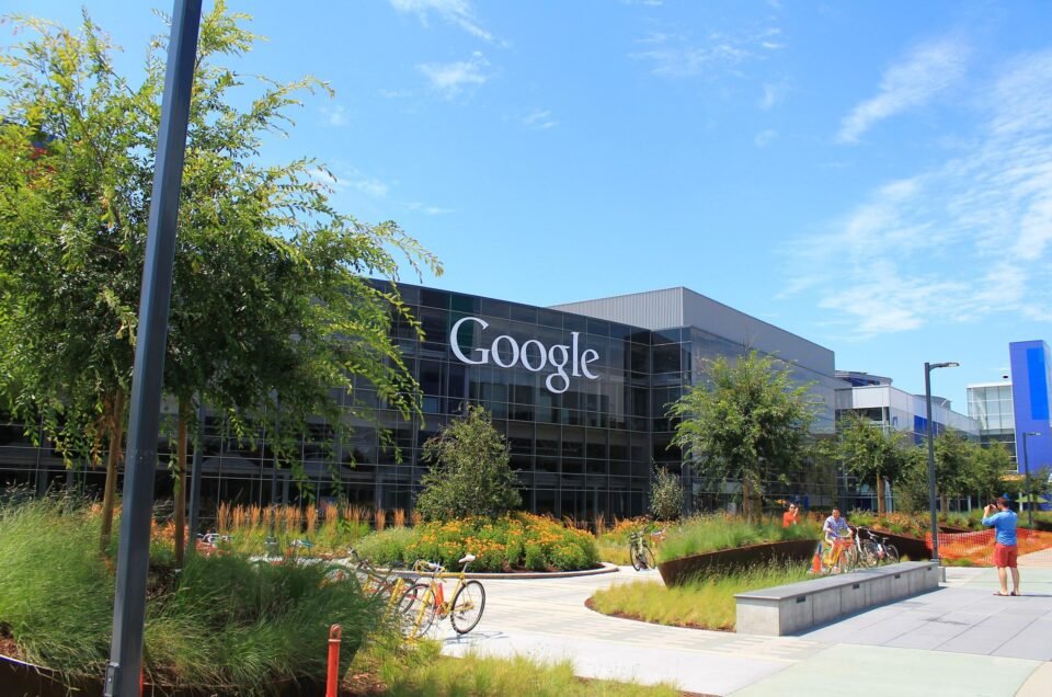 Google’s Gemini AI Hits the Road with Android Auto