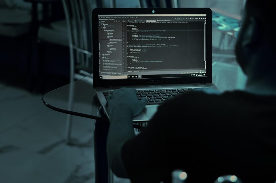 Can a Teen’s AI & Open-Source Innovation Transform Expense Tracking Forever?